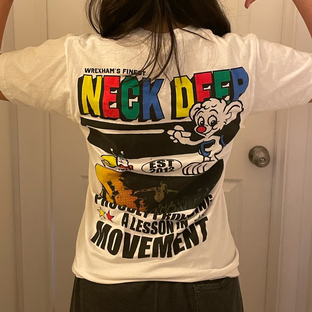 neck deep merch! a lesson in movement t-shirt